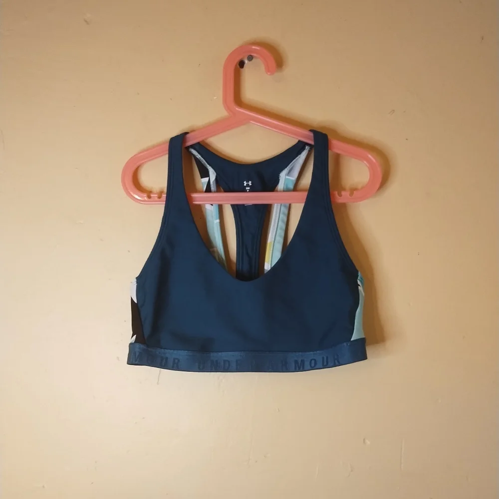 Under Armour Women's Emerald Green Sports Bra Size Small‎